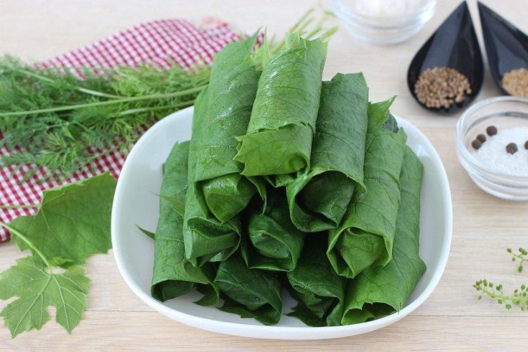 Огурцы в виноградных листьях на зиму