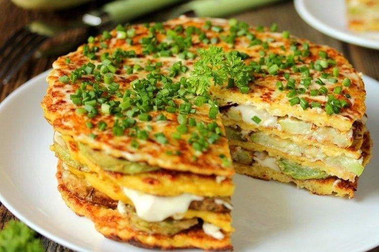 Кабачковый торт с курицей и ананасами