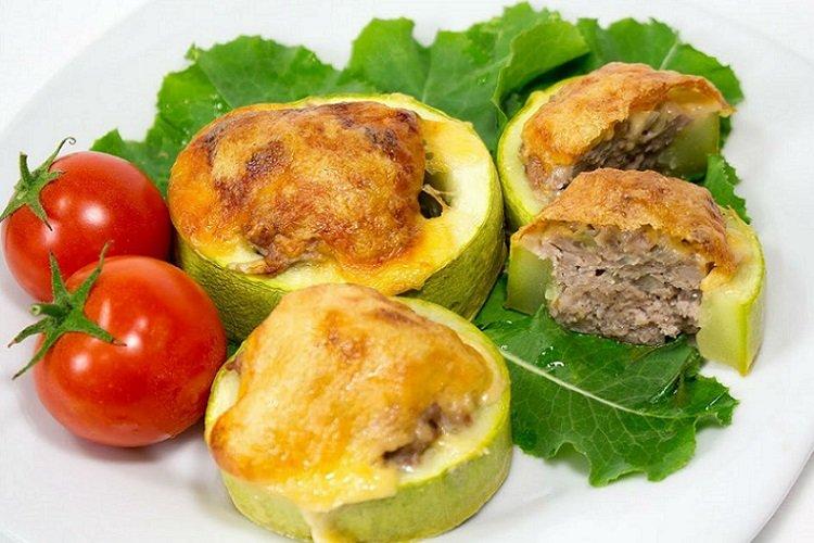 Кабачки с фаршем и сыром в духовке