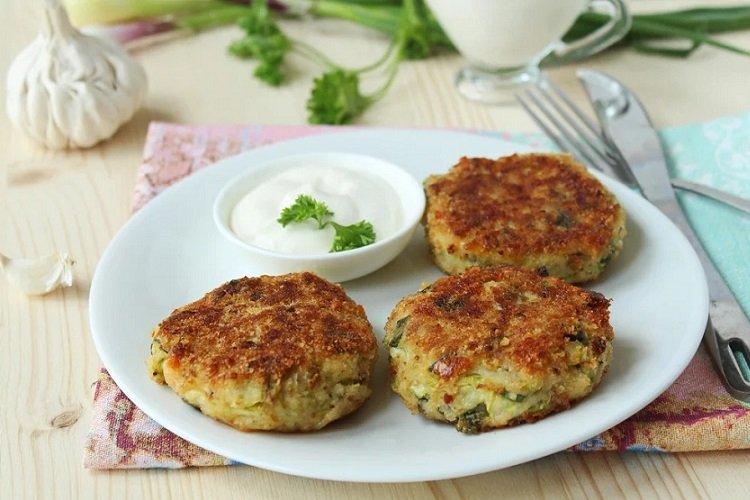 Котлеты из фарша и кабачков