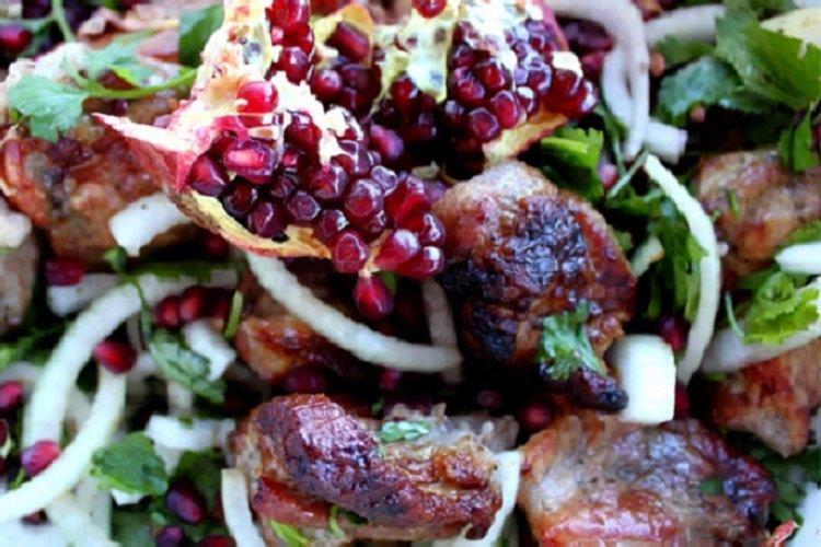 Гранатовый маринад с луком и зеленью