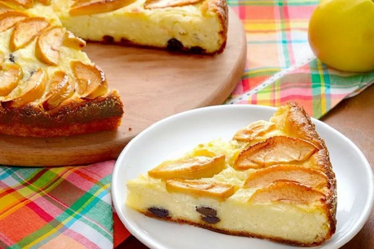 Творожная запеканка с яблоками