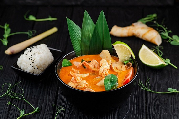 Том ям с крабовым мясом по-дубайски