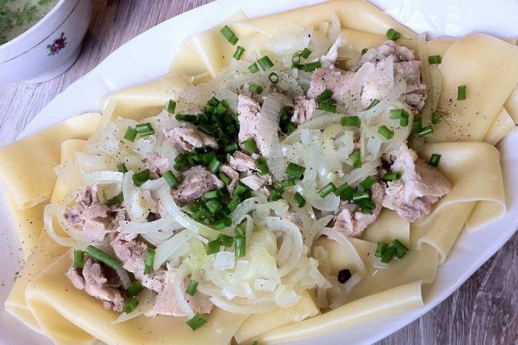 Бешбармак со слоеным тестом