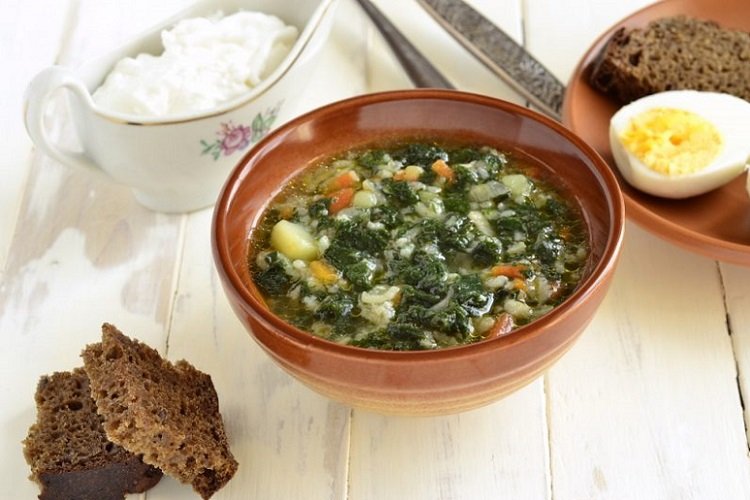 Рисовый суп с крапивой