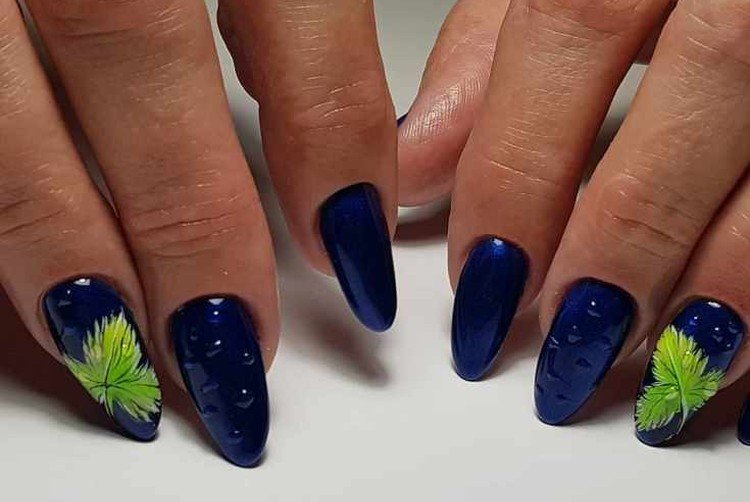 Синий осенний маникюр