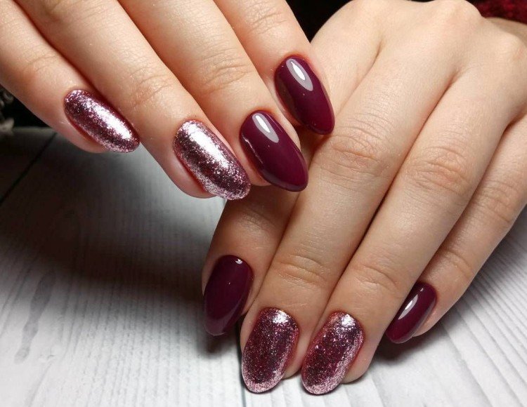 Темный осенний маникюр 2021