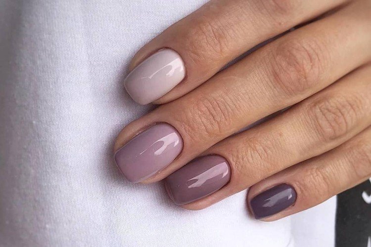 Монохромный маникюр