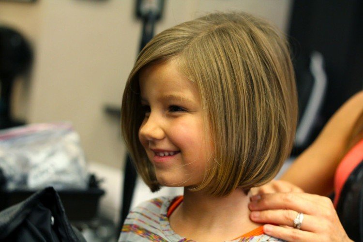 Стрижки для девочек в школу 2021 - фото