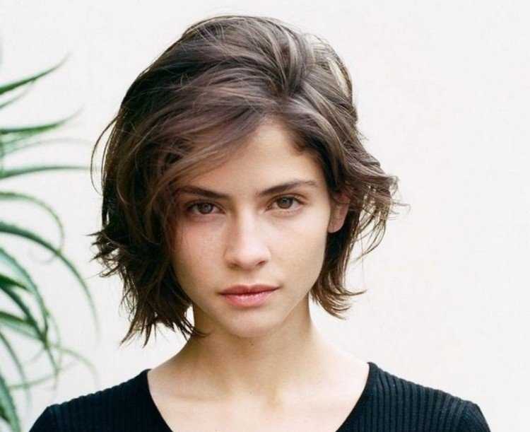 Стрижки для девочек в школу 2021 - фото