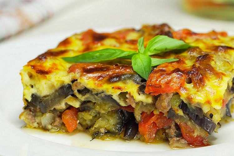 Мусака с яично-сметанной заливкой