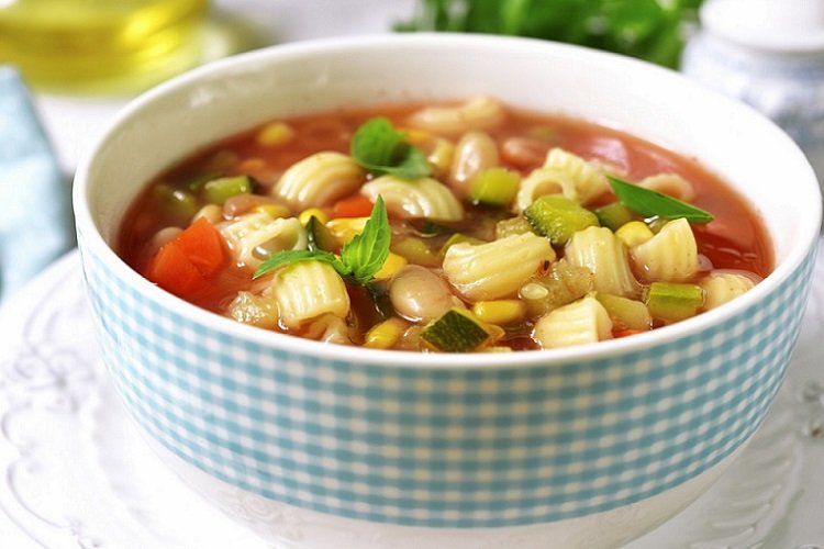 Минестроне с копченой грудинкой