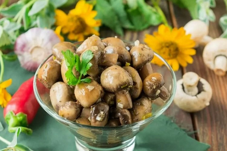 Шампиньоны, маринованные с имбирем и медом