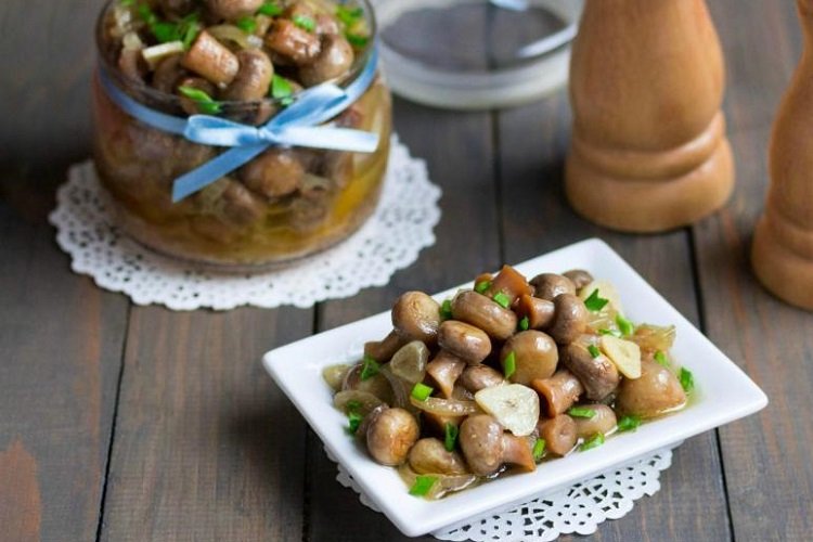 Маринованные шампиньоны с тархуном и цедрой лимона