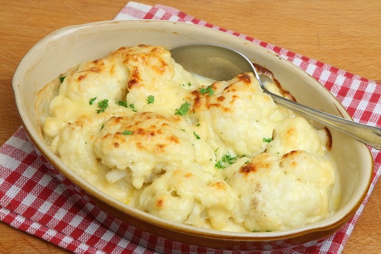 Гратен из цветной капусты и моцареллы