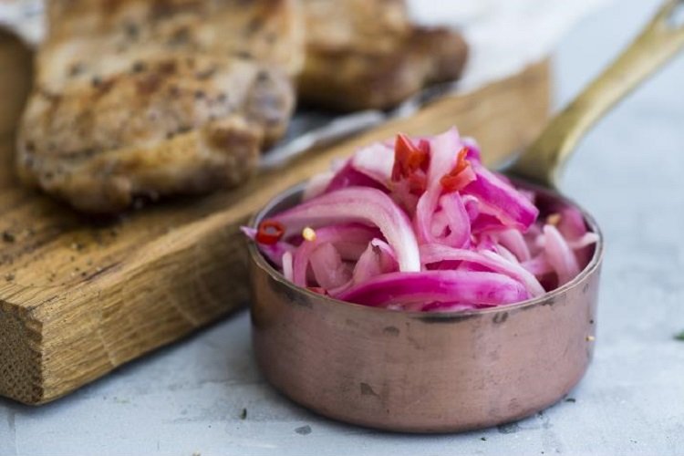 Лук, маринованный с лимонной кислотой