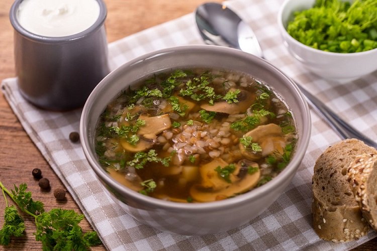 Гречневый суп с шампиньонами