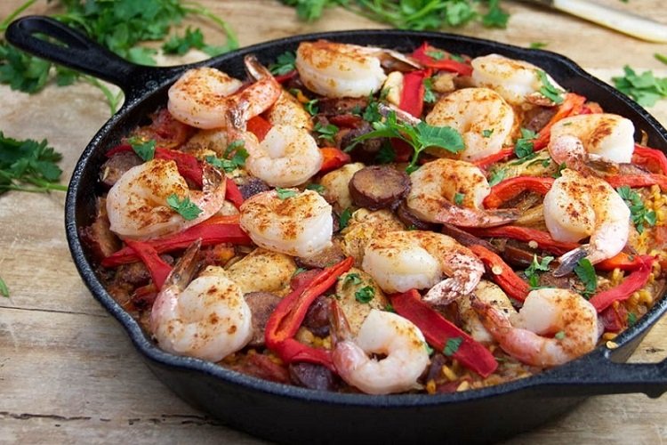 Паэлья с креветками и баклажанами