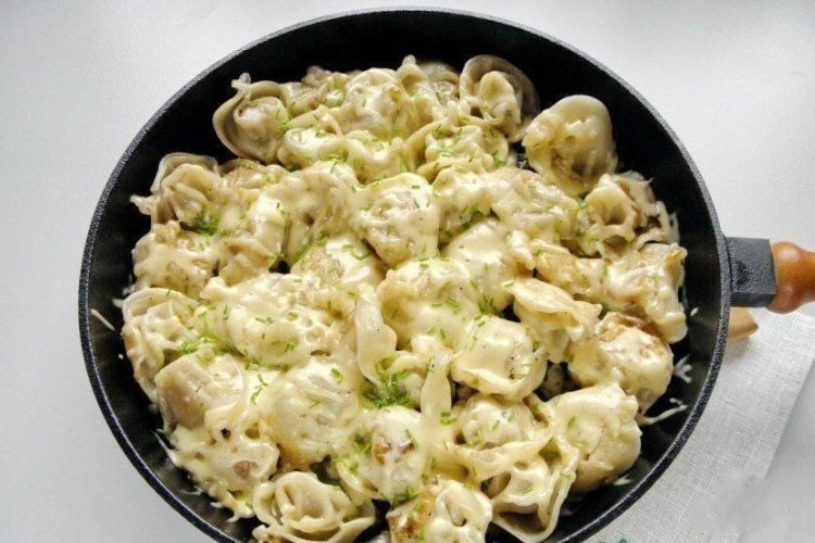 Пельмени, жаренные с брынзой