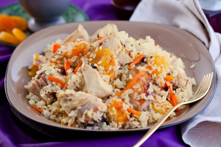 Плов с курицей в мультиварке