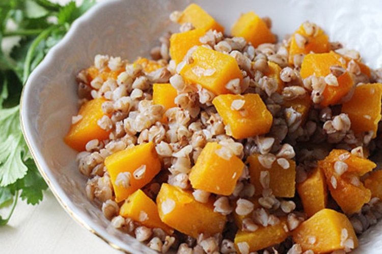 Сладкая гречка с бананом и тыквой