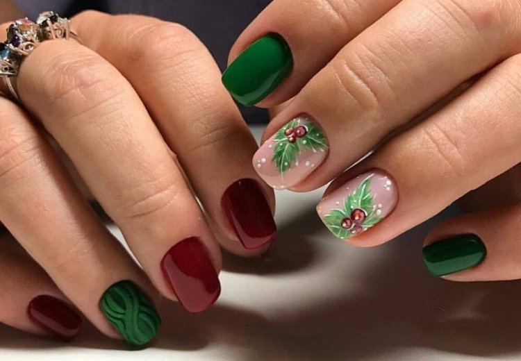 Зеленый маникюр на зиму