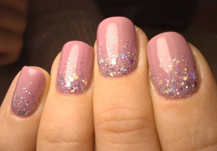 Растяжка глиттером