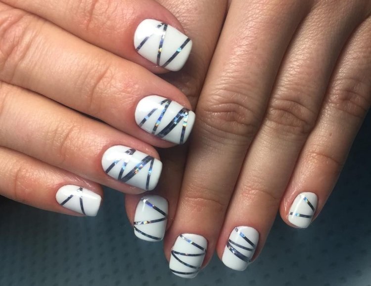 Полоски и ленты на короткие ногти