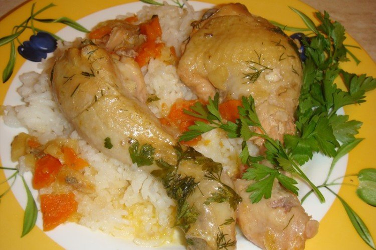 Куриные ножки с подливой на сковороде