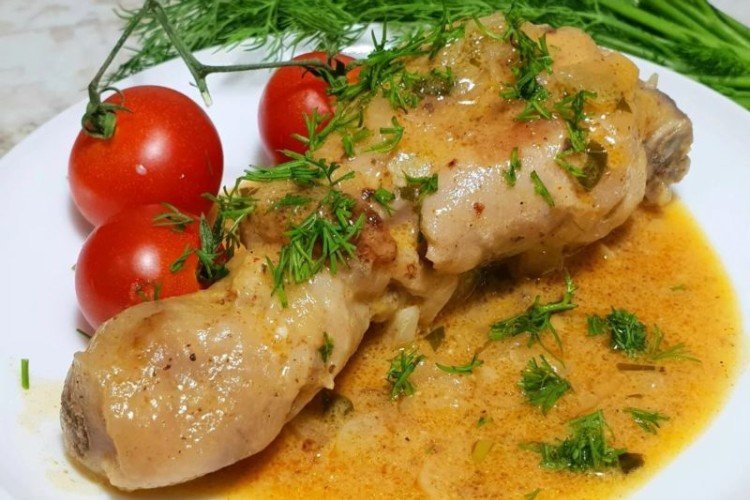 Куриные ножки, тушенные в сметанно-горчичном соусе