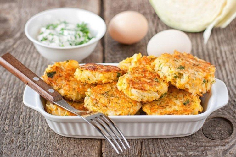 Котлеты из крабовых палочек и капусты