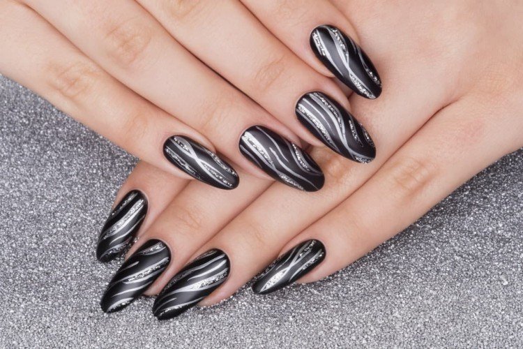 Маникюр 2022: модные тренды и красивые идеи (50 фото)