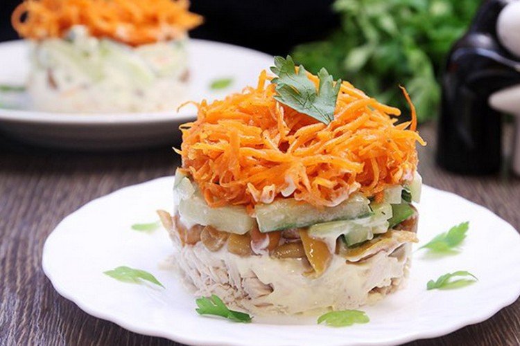 Слоеный салат «Восторг»