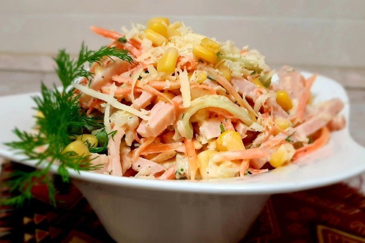 Салат «Венеция» с копченой курицей