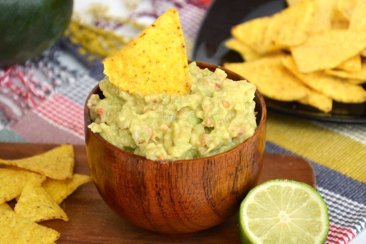 Гуакамоле с грушей