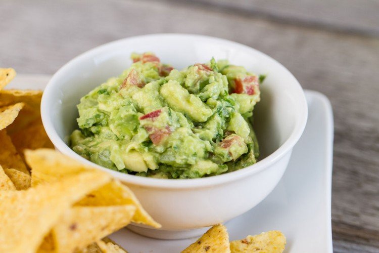 Гуакамоле с перцем халапеньо