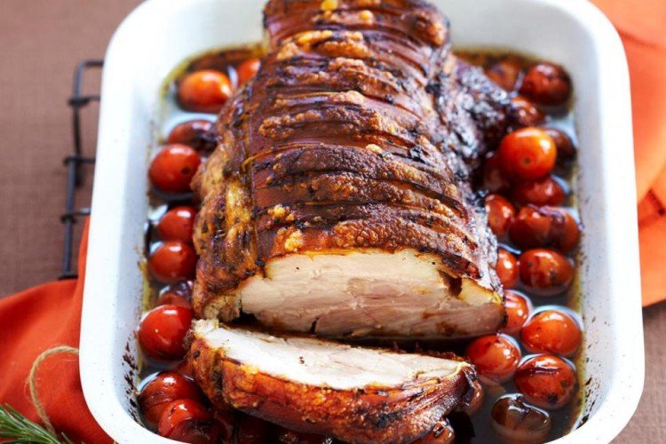 Нежнейшее мясо, запеченное в остром соусе