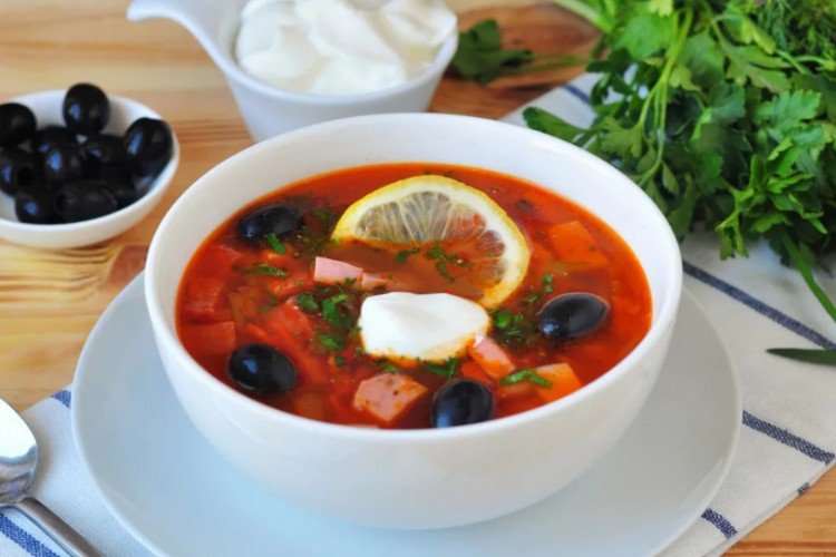 Классическая мясная солянка