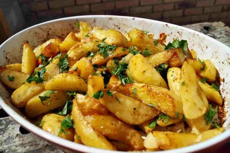 Картошка по-деревенски, запеченная в горчичном соусе