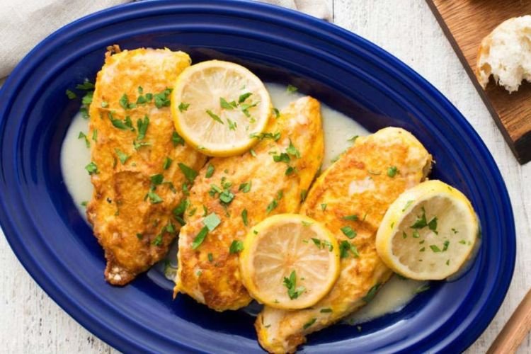 Куриное филе с лимоном и базиликом в духовке