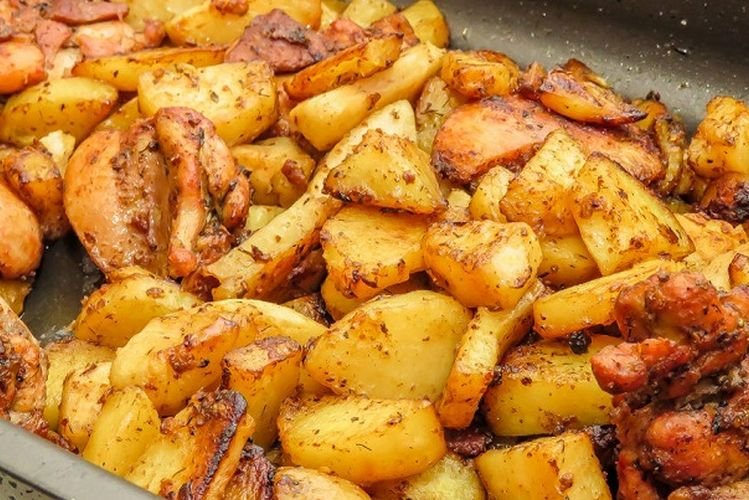 Куриное филе с картошкой в духовке