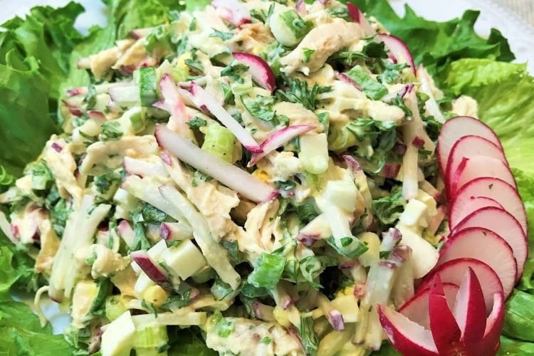 ПП салат с редисом и курицей