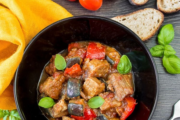 Баклажаны с индейкой