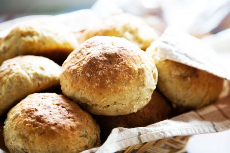 Булочки из дрожжевого теста с овсяными хлопьями