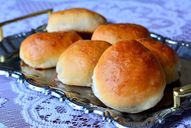 Булочки из дрожжевого теста на воде