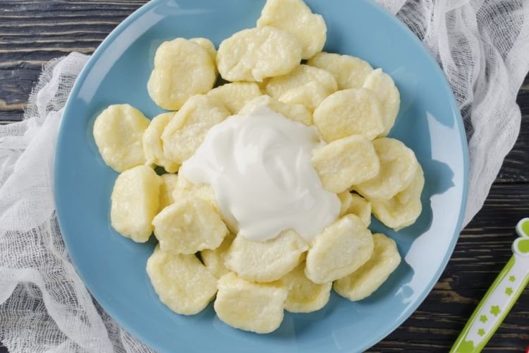 Ленивые вареники с фруктами