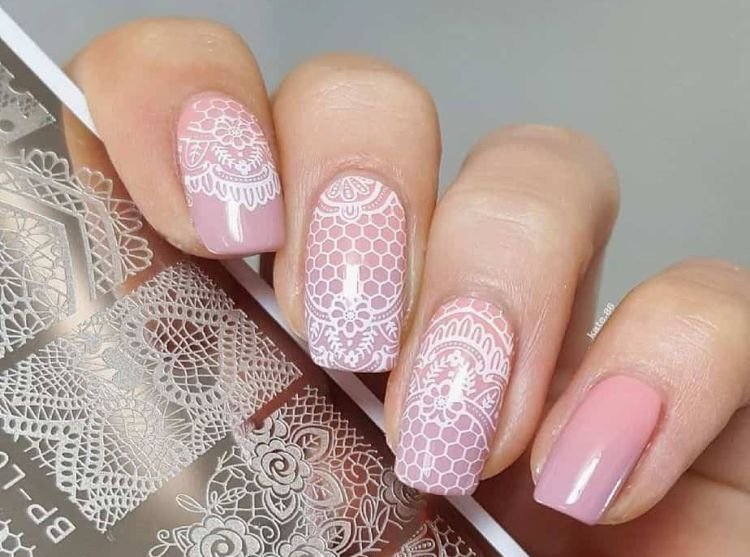 Белый стемпинг