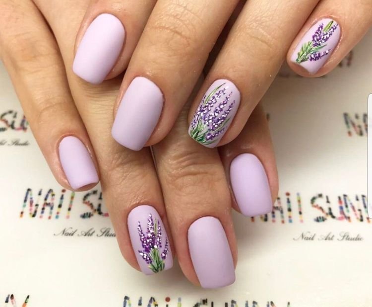 Лавандовый маникюр