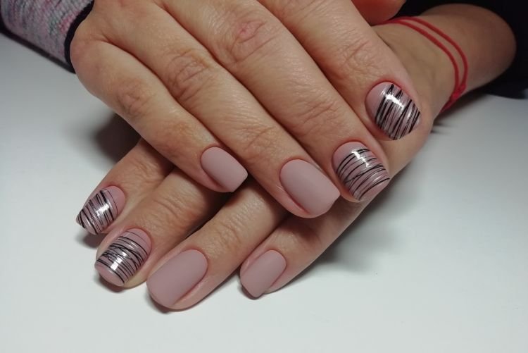 Маникюр Паутинка