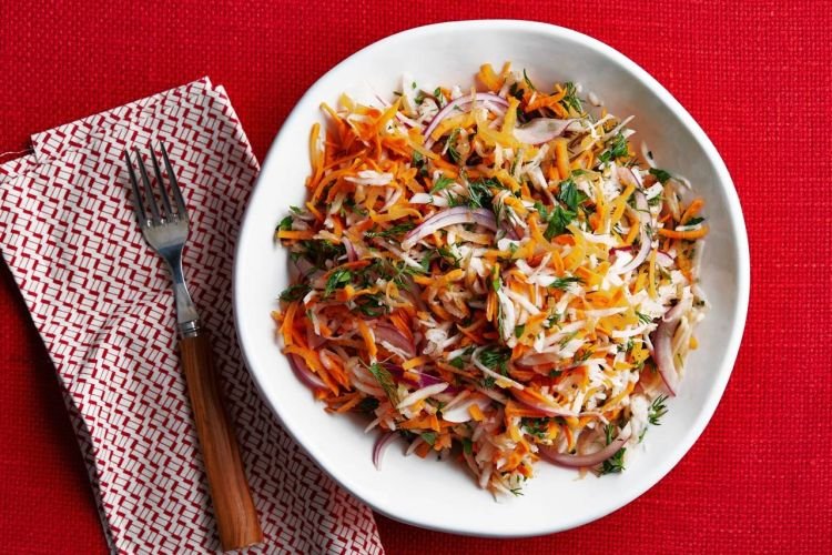 Салат с репой и яблоком